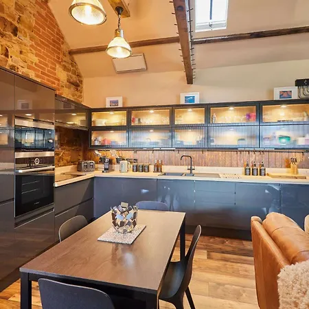 Host & - Kingbridge Forge Nyaraló