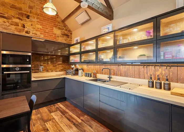 Nyaraló Host & - Kingbridge Forge