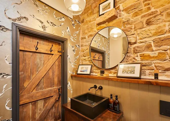 Nyaraló Host & - Kingbridge Forge Lanercost